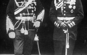 Photo of Kaiser Wilhelm II and Tsar Nicholas II posing in uniform.