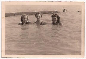 Holocaust survivor Ava Kadishson Schieber, her sister Suzanne, and her mother.